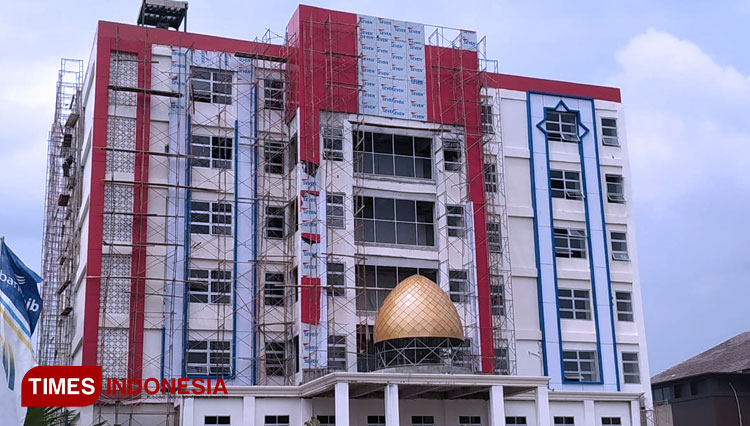 Pembangunan Gedung Kampus UMC yang tidak memiliki IMB. (Foto: Devteo MP/TIMES Indonesia)