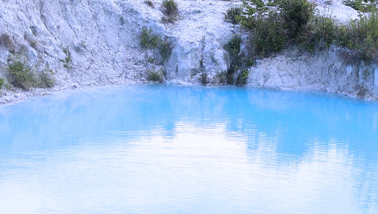 Danau-Biru-Tewang-2.jpg