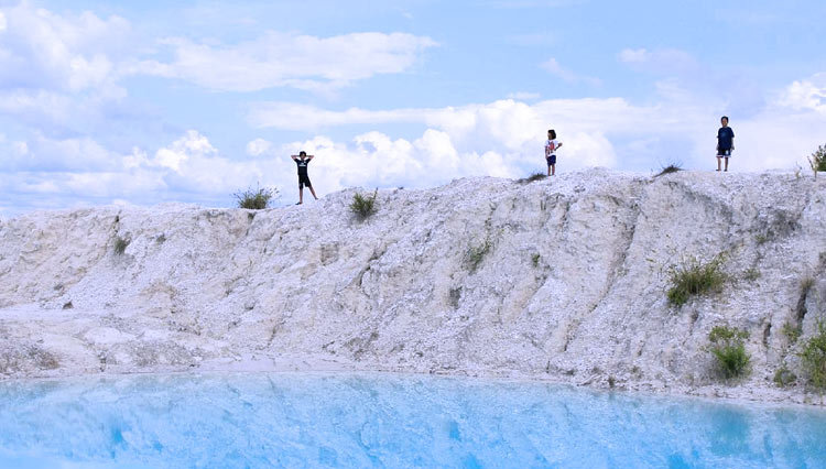 Danau Biru Tewang. (FOTO:  Blogger Kalteng)