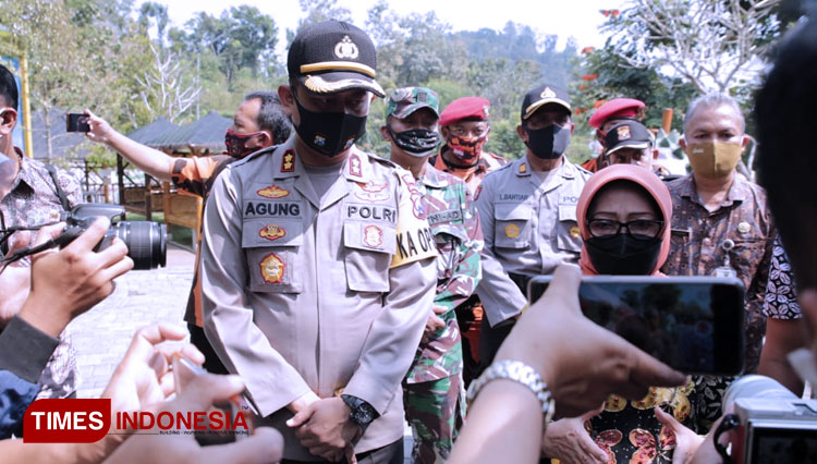 Kapolres-dan-Bupati-Jombang.jpg