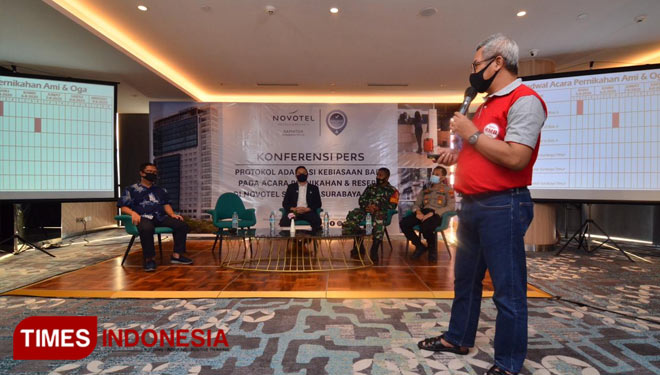 Press conference persiapan menyambut pesta pernikahan adapatasi kebiasaan baru di Ruang Atmosphere, Hotel Novotel Samator Surabaya Timur, Senin (27/7/2020).(Foto : Lely Yuana/TIMES Indonesia)