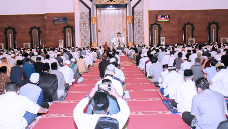 Suasana pelaksanaan shalat Idul Adha di Masjid Hubbul Wathan Islamic Center NTB. (Foto: Pemprov NTB for TIMES Indonesia)