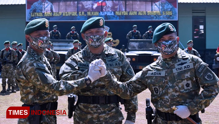 Upacara serahterima jabatan Danyon Armed 11 Kostrad yang dipimpin Danmen Armed 1 Kostrad, Kolonel Arm Sumanto S.Sos M.M di Magelang. (FOTO: Menarmed 1 Kostrad for TIMES Indonesia)