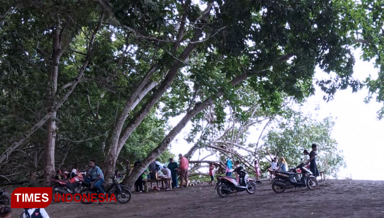 Wisata-di-Pulau-Morotai-Diserbu-Pengunjung-3.jpg