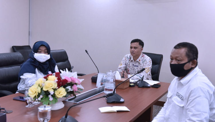 Deputi DKK saat membuka acara Diklat Penerjemahan secara virtual di Ruang Rapat Lantai III, Gedung III Kemensetneg, Provinsi DKI Jakarta, Senin (3/8). (Foto: setkab.go.id)