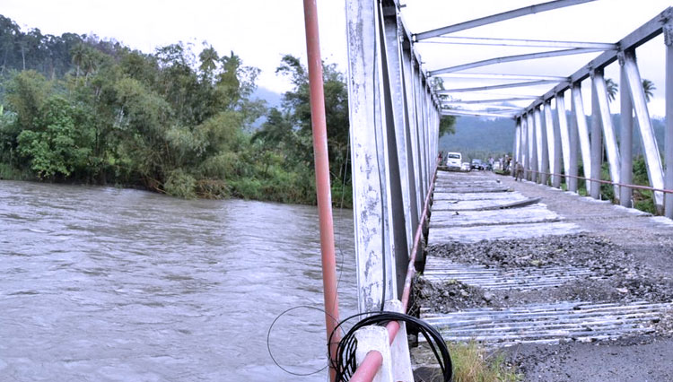 Kementerian PUPR RI Tangani Jembatan Rusak Akibat Banjir di Sulut dan Seram, Maluku