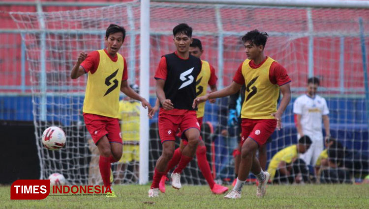 Suasana latihan perdana Arema FC di Stadion Kanjuruhan Kab Malang. Senin,(3/8/2020). (FOTO: Tria Adha/TIMES Indonesia)