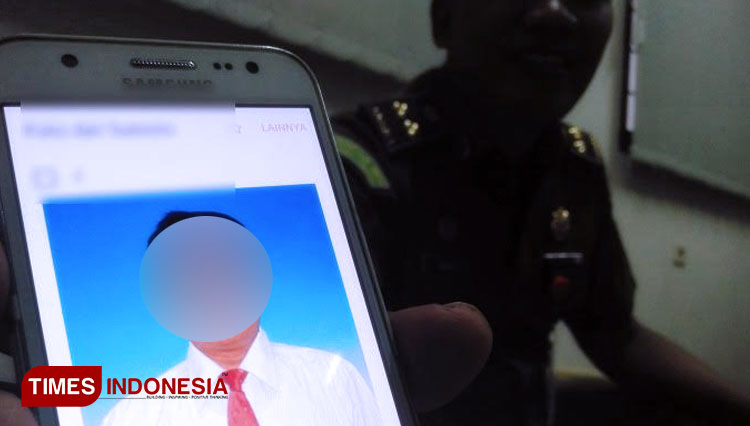Tersangka Kasus Korupsi 4,3 Miliar di Pertamina Cilacap yang berhasil ditangkap, Selasa (4/8/2020). (FOTO : Kejari Cilacap for TIMES Indonesia)