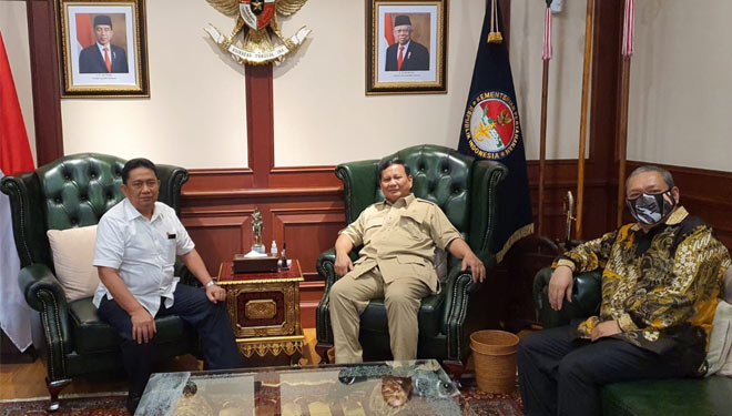 Wakil Ketua Komisi I DPR RI H. Bambang Kristiono (Kanan) saat bertemudengan  Menteri Pertahanan (Menhan RI) Prabowo Subianto.(Foto: Dokumen Pribadi HBK)