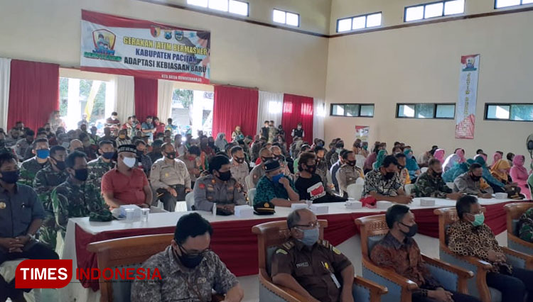 Suasana saat launching Jatim Bermasker di Kabupaten Pacitan bertempatan di Baldesa Sumberharjo  (foto: Rojihan/TIMES Indonesia)