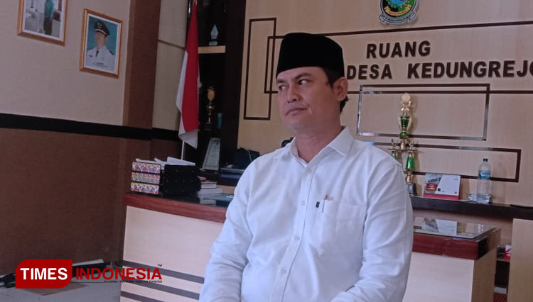 Ahmad Zaiho, Kepala Desa Kedungrejo, Kecamatan Muncar, Banyuwangi. (Foto: Syamsul Arifin/TIMES Indonesia)
