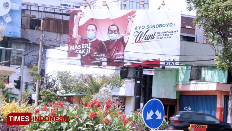 Billboard Eri-Armuji di beberapa Billboard di kota Surabaya. (Foto: Khusnul Hasana/TIMES Indonesia)