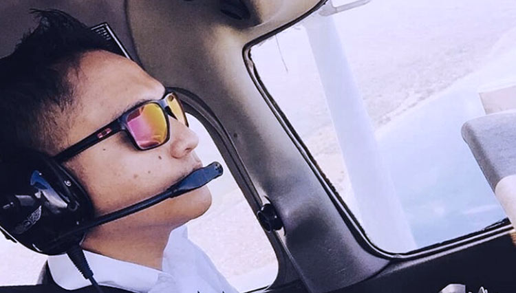 Kapten Eko Rohmat Ferdiansyah, pilot profesional penggagas Surabaya Aero Club. (Foto: Dok. Pribadi for Times Indonesia)