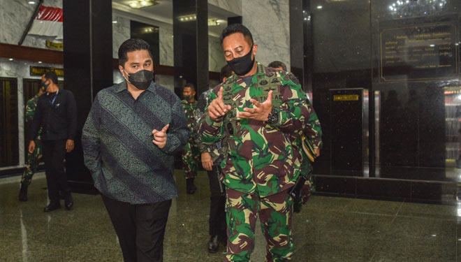 Menteri BUMN, Erick Thohir dan KSAD Jenderal Andika Perkasa, usai bertemu di Markas TNI AD, Provinsi DKI Jakarta, Jumat (7/8). (Foto: Setkab.go.id).