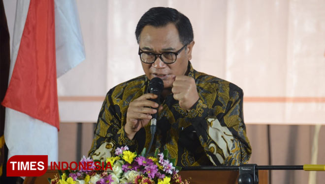 Wakil Wali Kota Malang Sofyan Edi Jarwoko saat memberikan sambutan di acara HUT ke-68 SMAN 3 Malang. (Foto: Adhitya Hendra/TIMES Indonesia)
