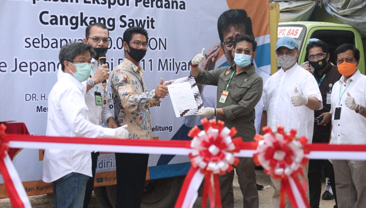 Menteri Pertanian Republik Indonesia (Mentan RI), Syahrul Yasin Limpo lakukan peninjauan pengolahan komoditas ubikayu di PT. BAA (Bangka Asindo Agri) (foto: Humas Kementan RI)