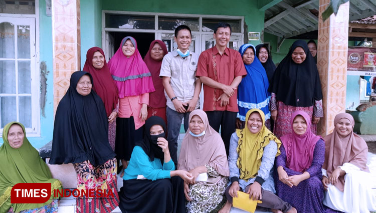Anggota Komisi IV DPR RI drh Slamet saat reses di Kecamatan Kebonpedes Kabupaten Sukabumi, Minggu (9/8/2020).(FOTO: drh Slamet for TIMES Indonesia)