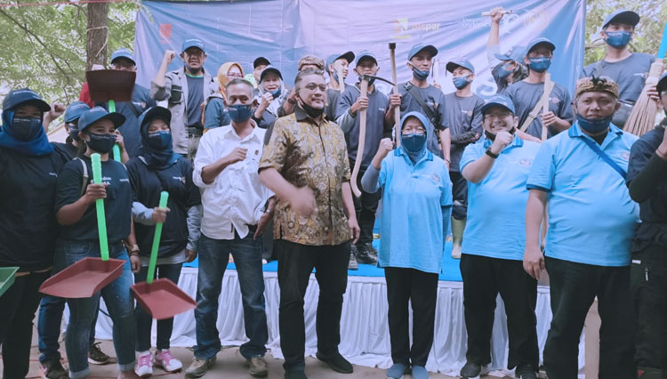 Kemenparekraf Bangkitkan Wisata di Curug Cinulang dengan Gerakan BISA