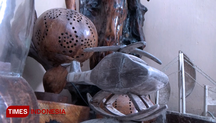 Hasil kerajinan batok kelapa karya Sudarmadi. (FOTO: Happy/TIMES Indonesia)