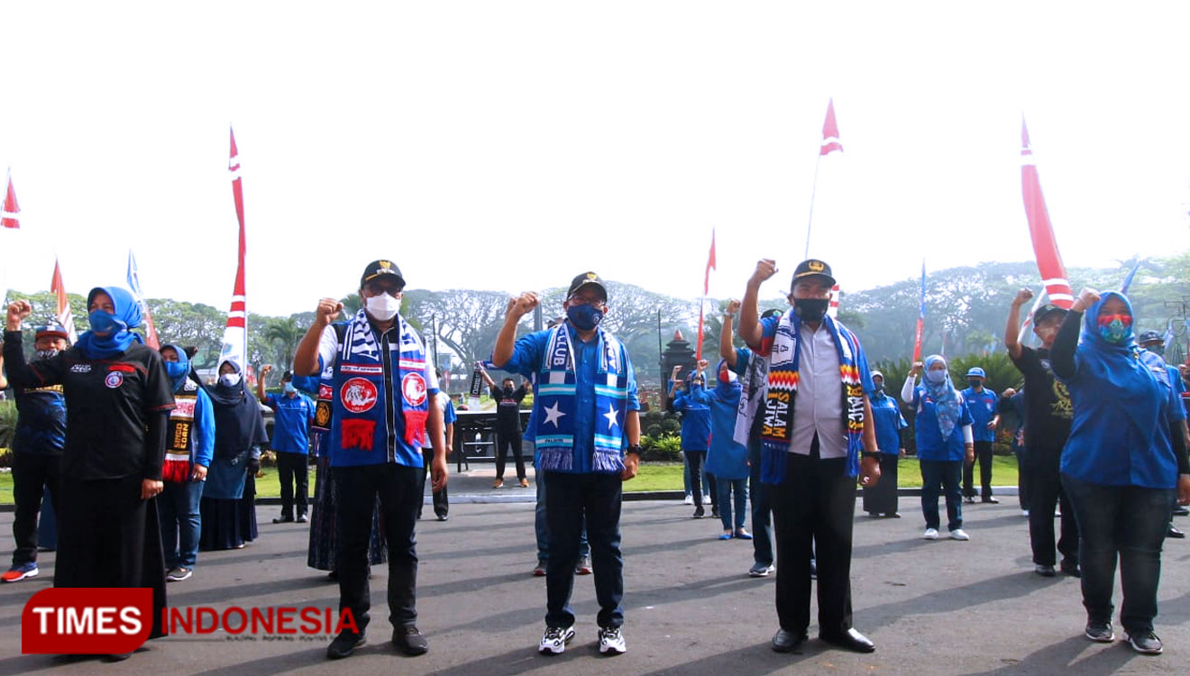 HUT 33 Arema, ASN Pemkot Malang Kenakan Kostum Dan Atribut Singo Edan ...