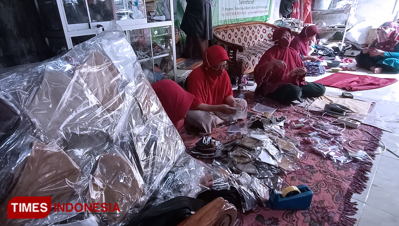 Aktivitas-pembuatan-masker-merah-putih-b.jpg