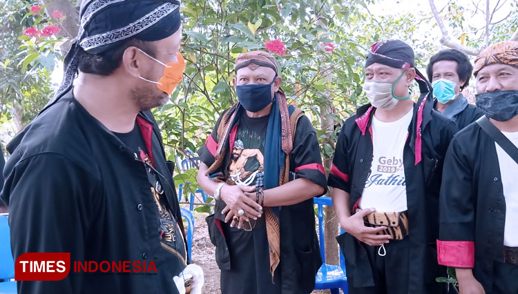 Bupati-Ipong-Muchlissoni-b51c62fc2b71e7d5f.jpg