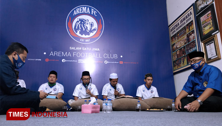 Khataman Al Quran di kantor Arema FC (FOTO: Ovan Setiawan l/TIMES Indonesia)