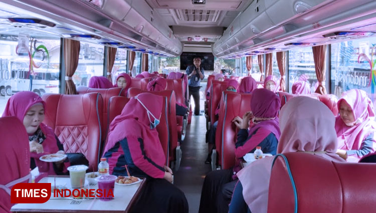 Paramitha-Cafe-Bus-2.jpg