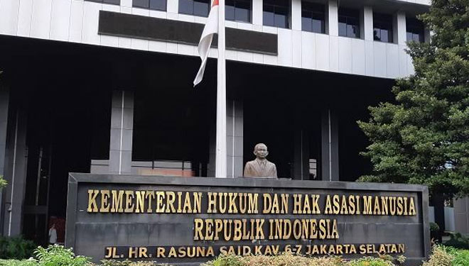 Kementerian Hukum dan HAM menutup sementara Gedung Eks Sentra Mulia di Jalan HR Rasuna Said, Kuningan, Jakarta Selatan. (FOTO: kabar24)