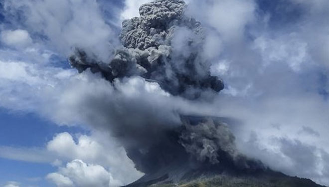 Erupsi Gunung Sinabung, Warga Diminta Waspada