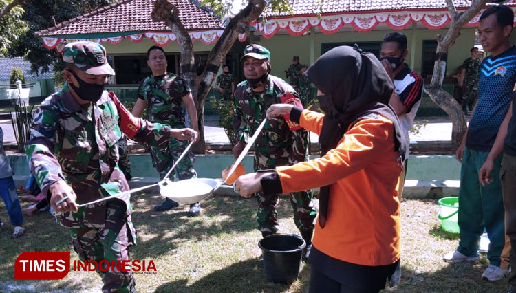 Kodim 0826/Pamekasan saat menggelar beberapa perlombaan yang diikuti seluruh keluarga besar Kodim di Lapangan Makodim Jl.Letnak Maksum No.12 Pamekasan. (Foto: Akhmad Syafi'i/TIMES Indonesia)