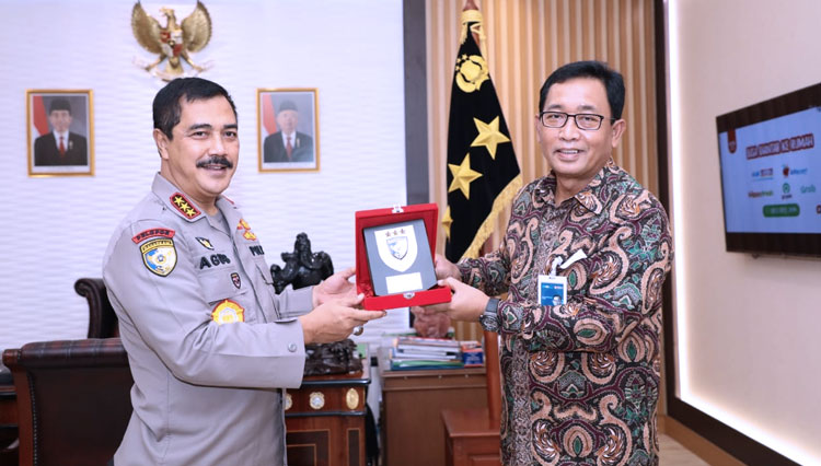 Komjen Pol Agus Andrianto (kiri) saat menerima audiensi dan silaturahmi pimpinan Bank Negara Indonesia (BNI), Rabu (12/8/2020). (FOTO: Dok. BNI)