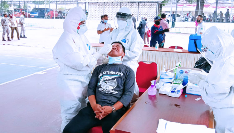 64 orang yang terdiri dari para Kepala OPD, Staf Ahli dan Asisten Daerah, serta Camat se-Kabupaten Majalengka mengikuti swab test massal. (Foto: Diskominfo Majalengka for TIMES Indonesia)
