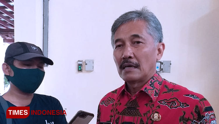 Kepala Dinas Ketenagakerjaan dan Trasmigrasi Kabupaten Cirebon, Erry Ahmad Husaeri (Foto : Devteo MP / TIMES Indonesia)