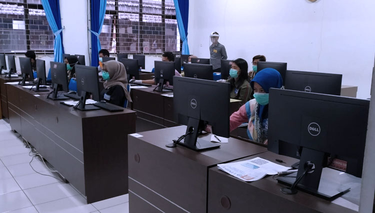 Proses Ujian Tulis Berbasis Komputer (UTBK) SBMPTN di Universitas Brawijaya. (Foto: Humas UB)
