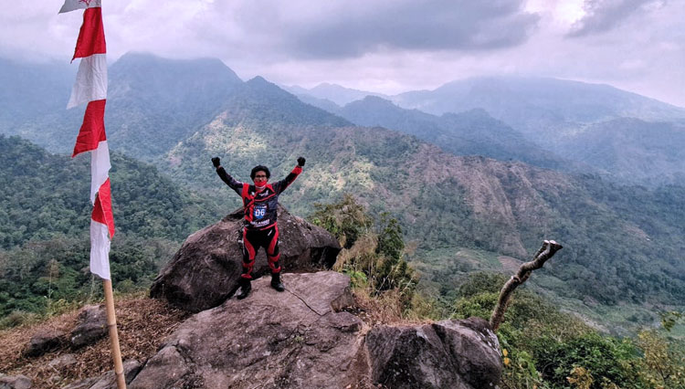 Panorama alam di puncak Bukit Watu Geligir, Desa Tambak Ukir, Probolinggo. (foto: Kang Dolex/TIMES Indonesia)