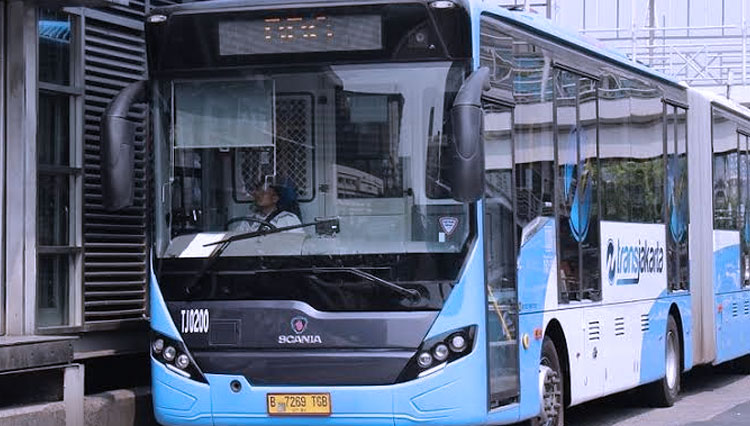 Bus TransJakarta. (FOTO: Kompas)