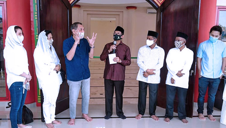 Wali Kota Administrasi Jakarta Selatan Marullah Matali saat meresmikan Masjid Babah Alun, Cilandak, Jakarta Selatan. (Foto: instagram kominfotik jakarta selatan) 