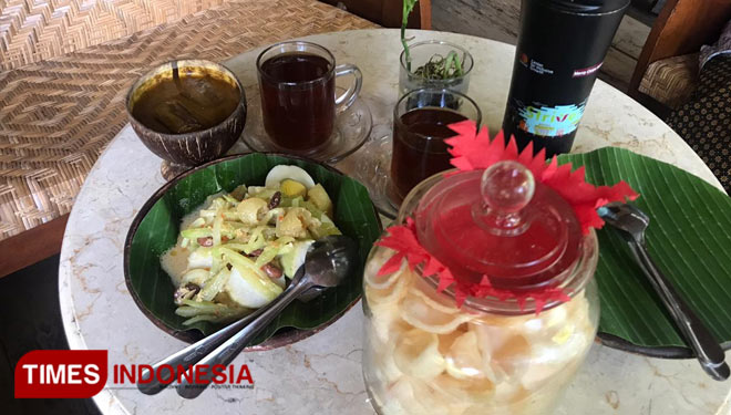 Get All Javanese Vintage Style and Taste at Resto Ndalem Ratu Malang