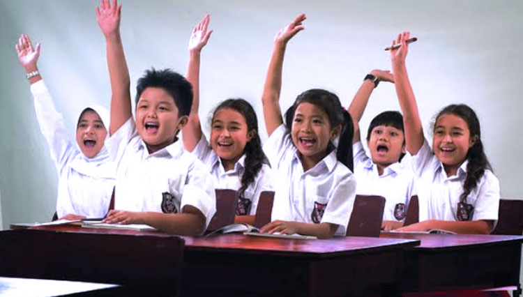 Ini Strategi Pemkot Surabaya Hilangkan Stigma Perbedaan Sekolah Negeri dan Swasta
