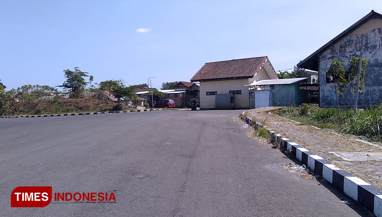 Jalan tembus di kawasan pasar sayur Magetan. (Foto: M Kilat Adinugroho/TIMES Indonesia)