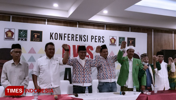 Pasangan calon bupati dan calon wakil bupati Danang Wicaksana Sulistya dan Agus Cholik Yang akan maju pada Pilkada Sleman 2020 saat konferensi pers. (FOTO: A Riyadi/TIMES Indonesia)