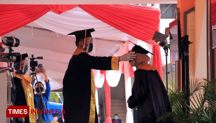 wisuda UM Jember