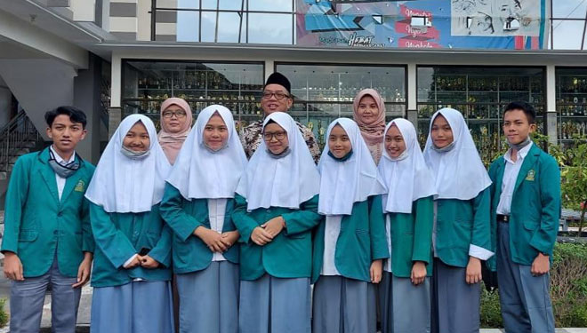 Tim Indonesia di ajang Africa Science Buskers Festival 2020 asal MAN 2 Cipasung, Tasikmalaya. (Foto: kemenag.go.id)