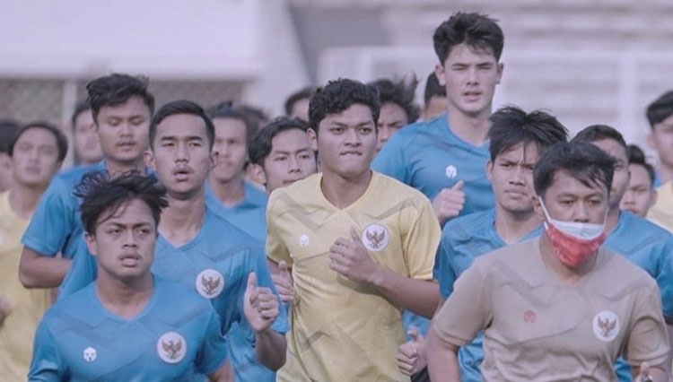 Penyerang Tim Nasional Indonesia U-19, Irfan Jauhari saat menjalani TC bersama coach Shin Tae-yong (foto: Instagram/Galeri Timnas U-19)