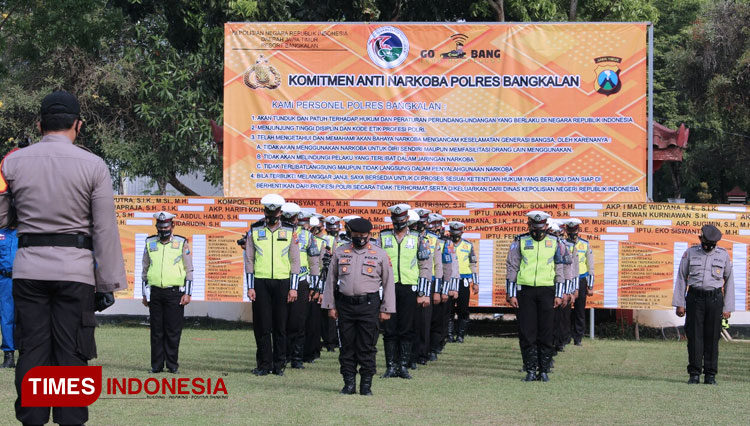 Upacara Deklarasi Anti Narkoba di Polres Bangkalan. (FOTO: Doni Heriyanto/TIMES Indonesia)