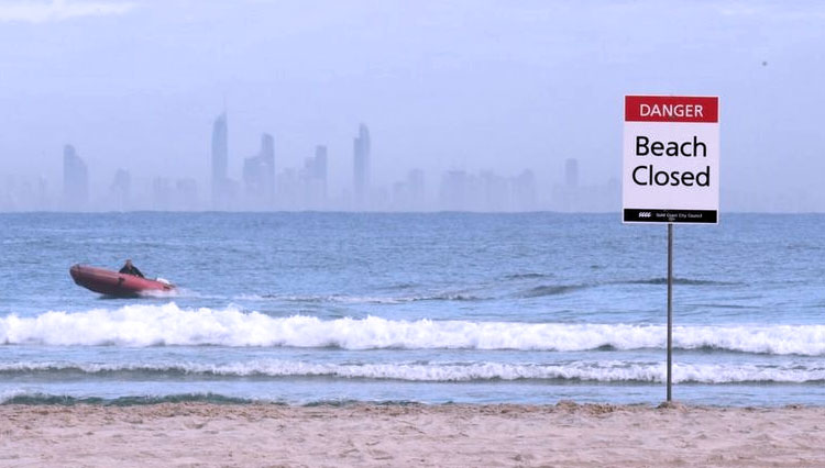 Pantai ditutup di sepanjang Gold Coast setelah serangan hiu. (FOTO: BBC/Getty Image)