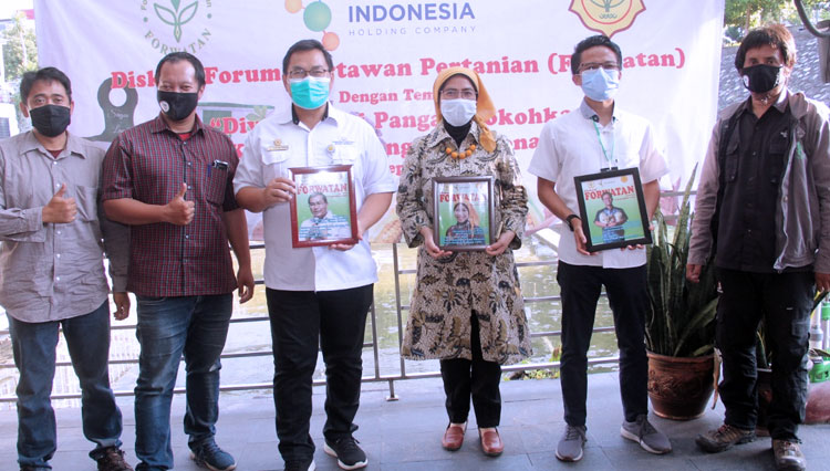 Para pembicara dalam Diskusi Forum Wartawan Pertanian bertemakan “Diversifikasi Pangan Kokohkan Ketahanan Pangan Nasional”, di Jakarta. (FOTO: Kementan RI).