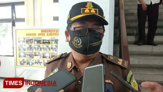 Kasi Intel Kejaksaan Negeri Bondowoso, Sucipto saat dikonfirmasi terkait kelanjutan dugaan Korupsi PT Bogem (FOTO: Moh Bahri/TIMES Indonesia).