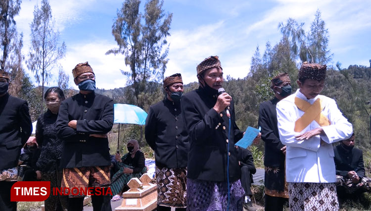 Tradisi Nyadran dalam rangkaian Yadnya Karo Suku Tengger, di Lereng Bromo, Kabupaten Probolinggo. (FOTO: S. Laksono for TIMES Indonesia)